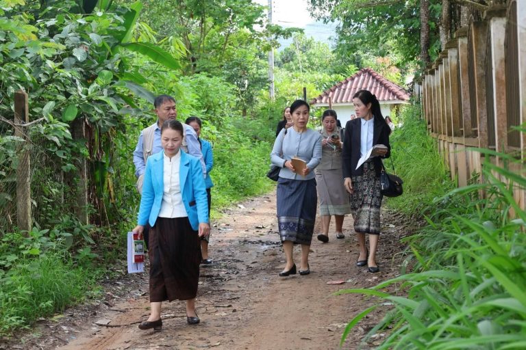 ຮອງປະທານ ສສຍລ ເຄື່ອນໄຫວວຽກງານທີ່ແຂວງຜົ້ງສາລີ